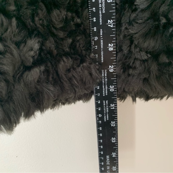 LIVE a little Black Faux Fur curly Fur Vest Size Large - Picture 8 of 9
